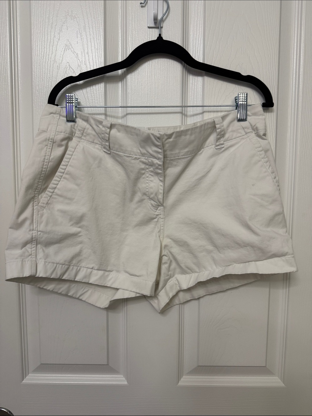 Vineyard Vines Women's white Chino Bermuda Shorts